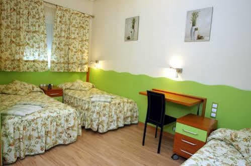 Hostal De La Torre Hostal Economico Valladolid Exterior foto